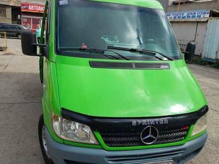 Зеленый Мерседес Sprinter, объемом двигателя 2.15 л и пробегом 568 тыс. км за 10200 $, фото 1 на Automoto.ua