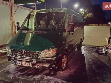 Мерседес Sprinter 2005 в Каменце-Подольском на Automoto.ua Зеленый Мерседес Sprinter, объемом двигателя 2.1 л и пробегом 750 тыс. км за 9700 $, фото 1 на Automoto.ua