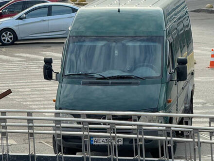 Мерседес Sprinter 2005 у Дніпро (Дніпропетровську) на Automoto.ua Зелений Мерседес Sprinter, об'ємом двигуна 2.7 л та пробігом 467 тис. км за 15000 $, фото 1 на Automoto.ua