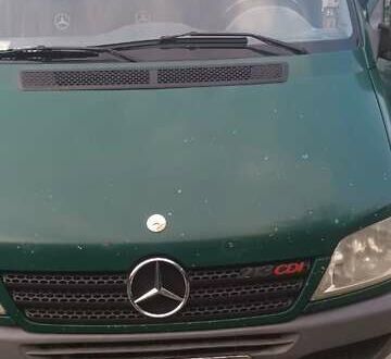 Зеленый Мерседес Sprinter, объемом двигателя 2.2 л и пробегом 380 тыс. км за 8999 $, фото 1 на Automoto.ua