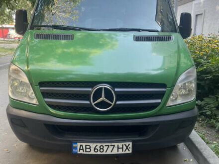 Зеленый Мерседес Sprinter, объемом двигателя 2.15 л и пробегом 420 тыс. км за 9300 $, фото 1 на Automoto.ua