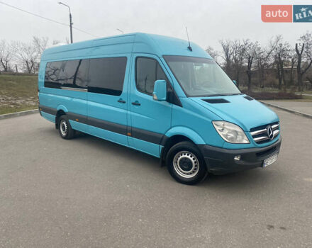 Зеленый Мерседес Sprinter, объемом двигателя 2.99 л и пробегом 600 тыс. км за 19999 $, фото 1 на Automoto.ua