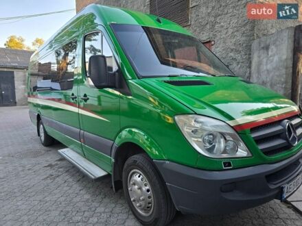 Зеленый Мерседес Sprinter, объемом двигателя 2.14 л и пробегом 500 тыс. км за 32000 $, фото 1 на Automoto.ua