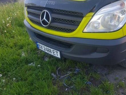 Зеленый Мерседес Sprinter, объемом двигателя 2.9 л и пробегом 400 тыс. км за 16300 $, фото 1 на Automoto.ua