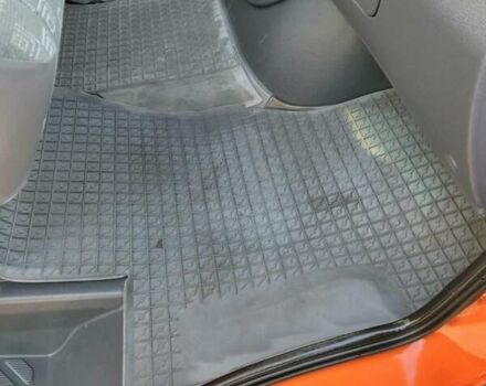 Помаранчевий Мерседес Sprinter, об'ємом двигуна 2.7 л та пробігом 293 тис. км за 25400 $, фото 24 на Automoto.ua