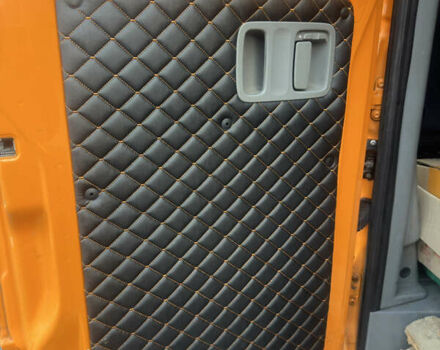 Оранжевый Мерседес Sprinter, объемом двигателя 3.22 л и пробегом 184 тыс. км за 30000 $, фото 15 на Automoto.ua