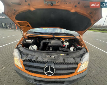 Оранжевый Мерседес Sprinter, объемом двигателя 3.22 л и пробегом 184 тыс. км за 30000 $, фото 21 на Automoto.ua