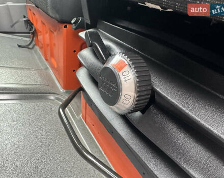 Помаранчевий Мерседес Sprinter, об'ємом двигуна 3 л та пробігом 342 тис. км за 34000 $, фото 21 на Automoto.ua