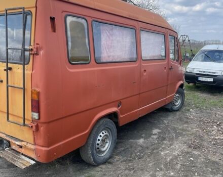 Оранжевый Мерседес Sprinter, объемом двигателя 2.9 л и пробегом 800 тыс. км за 1500 $, фото 3 на Automoto.ua