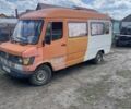 Оранжевый Мерседес Sprinter, объемом двигателя 2.9 л и пробегом 800 тыс. км за 1500 $, фото 4 на Automoto.ua