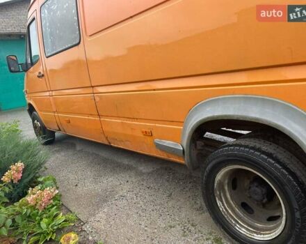 Оранжевый Мерседес Sprinter, объемом двигателя 2.3 л и пробегом 600 тыс. км за 5200 $, фото 4 на Automoto.ua