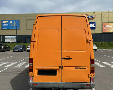 Оранжевый Мерседес Sprinter, объемом двигателя 2.15 л и пробегом 209 тыс. км за 14350 $, фото 7 на Automoto.ua
