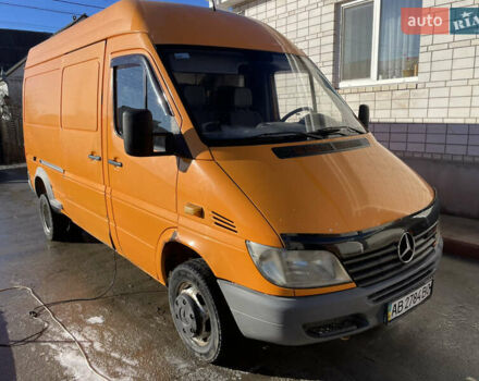 Оранжевый Мерседес Sprinter, объемом двигателя 2.2 л и пробегом 403 тыс. км за 7900 $, фото 2 на Automoto.ua