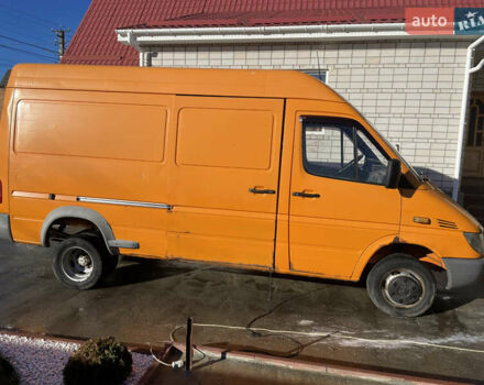Оранжевый Мерседес Sprinter, объемом двигателя 2.2 л и пробегом 403 тыс. км за 7900 $, фото 3 на Automoto.ua