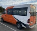 Оранжевый Мерседес Sprinter, объемом двигателя 2.2 л и пробегом 400 тыс. км за 3500 $, фото 3 на Automoto.ua