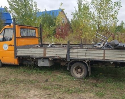 Оранжевый Мерседес Sprinter, объемом двигателя 2 л и пробегом 200 тыс. км за 3900 $, фото 4 на Automoto.ua