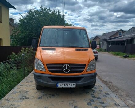 Помаранчевий Мерседес Sprinter, об'ємом двигуна 2 л та пробігом 300 тис. км за 10500 $, фото 1 на Automoto.ua