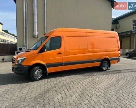 Помаранчевий Мерседес Sprinter, об'ємом двигуна 2.2 л та пробігом 211 тис. км за 22699 $, фото 1 на Automoto.ua
