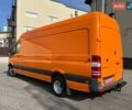 Помаранчевий Мерседес Sprinter, об'ємом двигуна 2.2 л та пробігом 211 тис. км за 22699 $, фото 3 на Automoto.ua