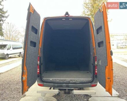 Оранжевый Мерседес Sprinter, объемом двигателя 2.14 л и пробегом 330 тыс. км за 29500 $, фото 5 на Automoto.ua