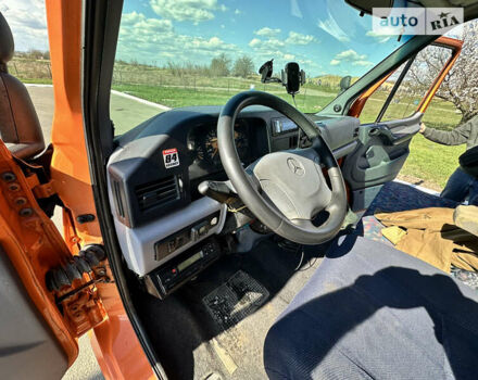 Оранжевый Мерседес Sprinter, объемом двигателя 0 л и пробегом 500 тыс. км за 15300 $, фото 8 на Automoto.ua