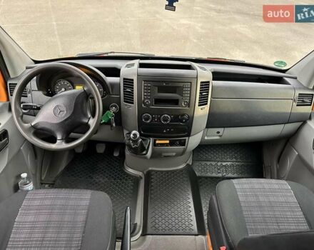 Оранжевый Мерседес Sprinter, объемом двигателя 3 л и пробегом 327 тыс. км за 26770 $, фото 26 на Automoto.ua