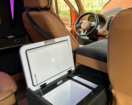 Помаранчевий Мерседес Sprinter, об'ємом двигуна 2.14 л та пробігом 350 тис. км за 46500 $, фото 19 на Automoto.ua