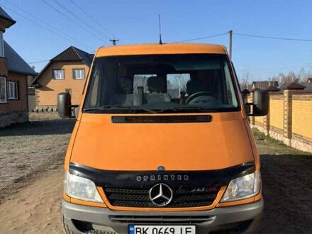 Мерседес Sprinter 2006 у Рівному на Automoto.ua Помаранчевий Мерседес Sprinter, об'ємом двигуна 0 л та пробігом 358 тис. км за 7300 $, фото 1 на Automoto.ua