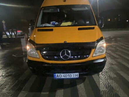 Помаранчевий Мерседес Sprinter, об'ємом двигуна 2.2 л та пробігом 450 тис. км за 11000 $, фото 1 на Automoto.ua