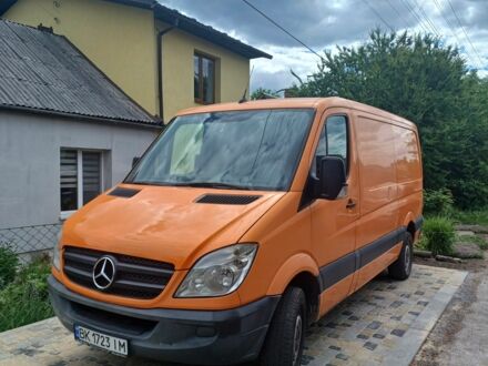 Помаранчевий Мерседес Sprinter, об'ємом двигуна 2.1 л та пробігом 300 тис. км за 9500 $, фото 1 на Automoto.ua