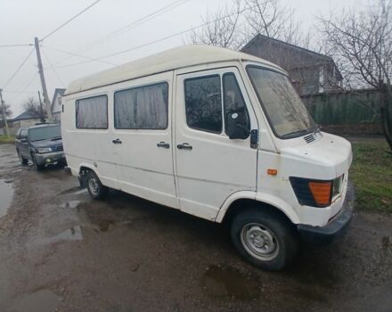 Білий Мерседес Т-мод, об'ємом двигуна 2 л та пробігом 300 тис. км за 1200 $, фото 1 на Automoto.ua