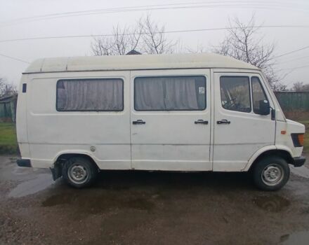 Білий Мерседес Т-мод, об'ємом двигуна 2 л та пробігом 300 тис. км за 1200 $, фото 4 на Automoto.ua