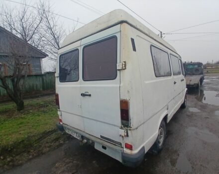 Білий Мерседес Т-мод, об'ємом двигуна 2 л та пробігом 300 тис. км за 1200 $, фото 5 на Automoto.ua