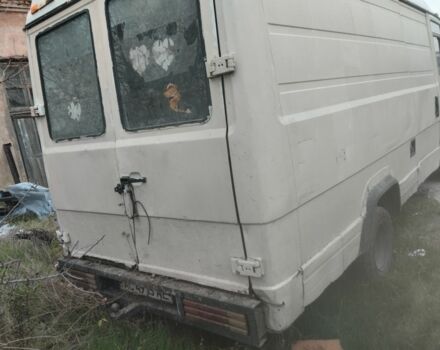 Белый Мерседес Т-мод, объемом двигателя 2.3 л и пробегом 555 тыс. км за 2000 $, фото 3 на Automoto.ua