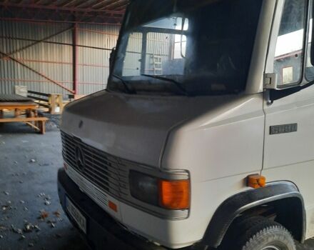 Белый Мерседес Т-мод, объемом двигателя 4 л и пробегом 2 тыс. км за 3700 $, фото 4 на Automoto.ua