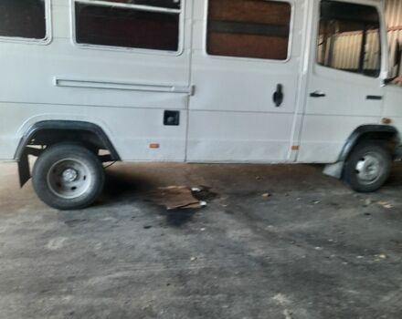 Белый Мерседес Т-мод, объемом двигателя 4 л и пробегом 2 тыс. км за 3700 $, фото 5 на Automoto.ua