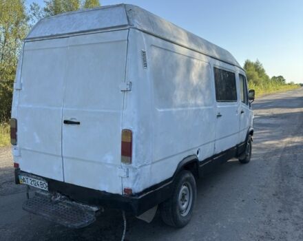 Белый Мерседес Т-мод, объемом двигателя 3 л и пробегом 500 тыс. км за 2200 $, фото 4 на Automoto.ua