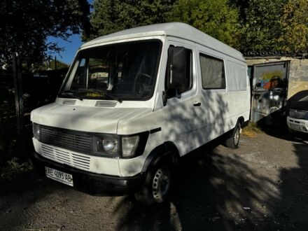 Білий Мерседес Т-мод, об'ємом двигуна 3 л та пробігом 300 тис. км за 1350 $, фото 1 на Automoto.ua