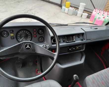 Красный Мерседес Т-мод, объемом двигателя 2.3 л и пробегом 487 тыс. км за 4000 $, фото 4 на Automoto.ua