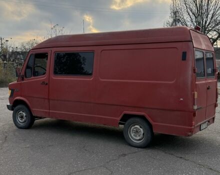 Красный Мерседес Т-мод, объемом двигателя 0 л и пробегом 400 тыс. км за 2500 $, фото 5 на Automoto.ua