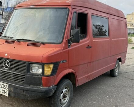 Красный Мерседес Т-мод, объемом двигателя 0 л и пробегом 400 тыс. км за 2500 $, фото 4 на Automoto.ua