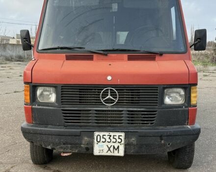 Красный Мерседес Т-мод, объемом двигателя 0 л и пробегом 400 тыс. км за 2500 $, фото 1 на Automoto.ua