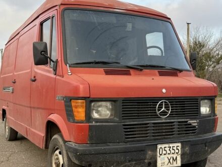 Красный Мерседес Т-мод, объемом двигателя 0 л и пробегом 400 тыс. км за 2500 $, фото 1 на Automoto.ua