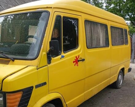 Желтый Мерседес Т-мод, объемом двигателя 0 л и пробегом 12 тыс. км за 2500 $, фото 2 на Automoto.ua