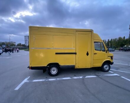Желтый Мерседес Т-мод, объемом двигателя 2.3 л и пробегом 457 тыс. км за 1900 $, фото 6 на Automoto.ua