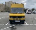 Желтый Мерседес Т-мод, объемом двигателя 2.3 л и пробегом 457 тыс. км за 1900 $, фото 1 на Automoto.ua
