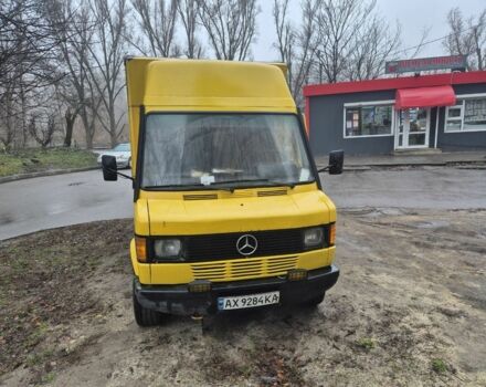Желтый Мерседес Т-мод, объемом двигателя 2.3 л и пробегом 560 тыс. км за 2800 $, фото 2 на Automoto.ua