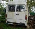 Синий Мерседес Т-мод, объемом двигателя 4 л и пробегом 570 тыс. км за 1400 $, фото 1 на Automoto.ua