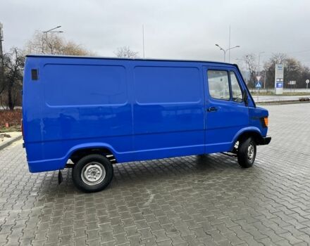 Синий Мерседес Т-мод, объемом двигателя 2.3 л и пробегом 389 тыс. км за 2300 $, фото 6 на Automoto.ua