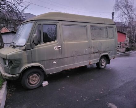 Зелений Мерседес Т-мод, об'ємом двигуна 0 л та пробігом 2 тис. км за 475 $, фото 2 на Automoto.ua